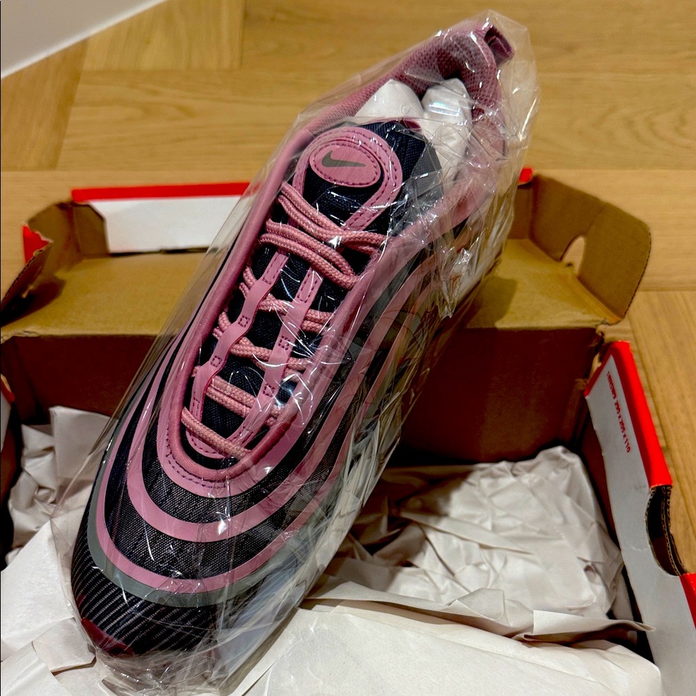 Nike Black and Pink Air Max Sneakers